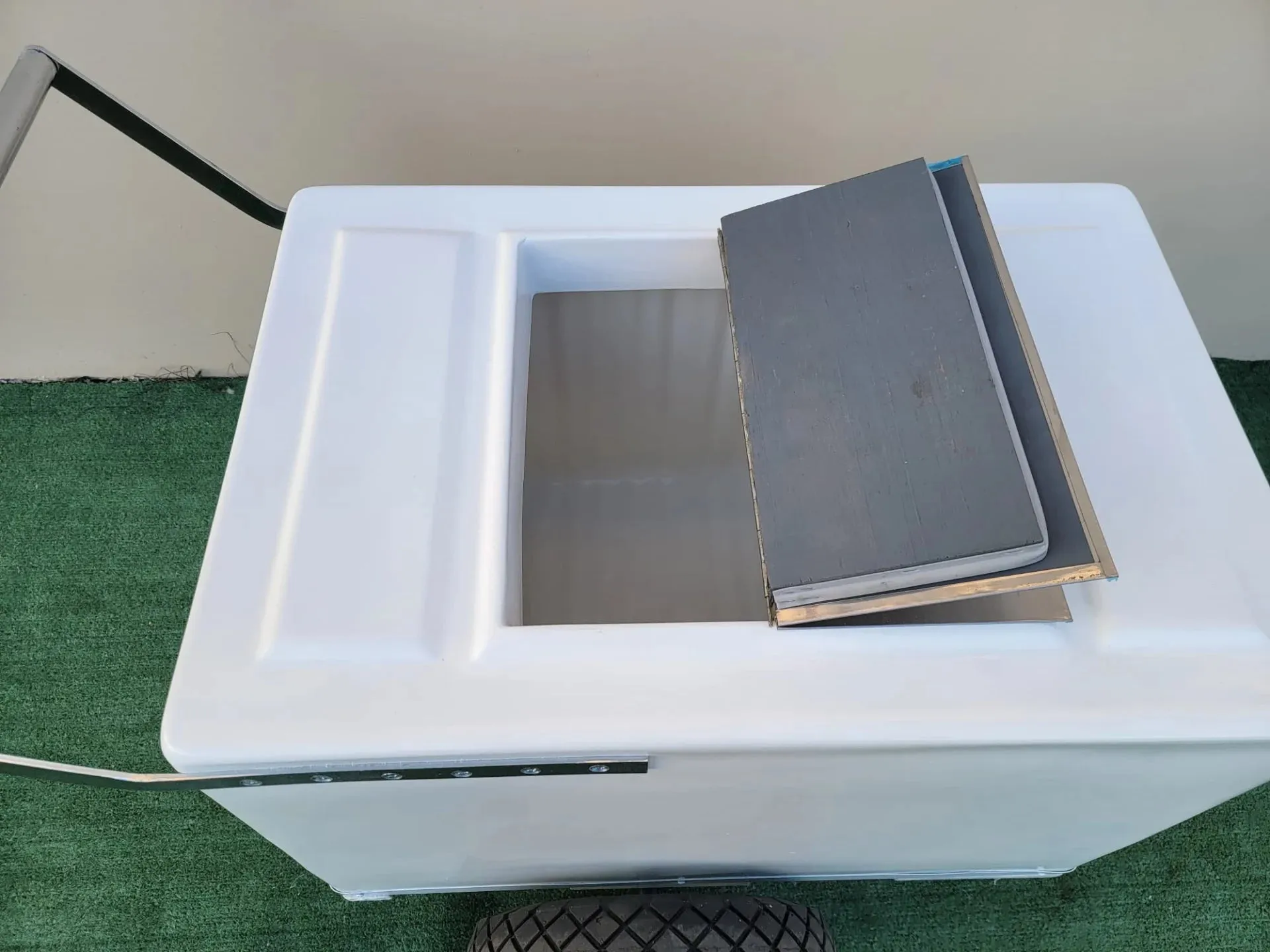 Standard Popsicle Cart with Bicycle Tires – Chrome Trim - Image 7