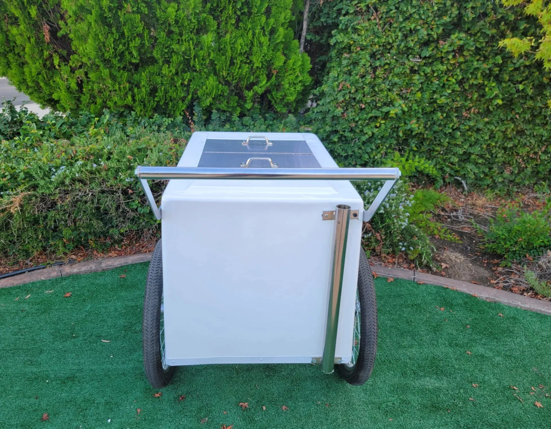 Standard Popsicle Cart with Bicycle Tires – Chrome Trim - Image 4